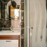 Camelot Apartment *